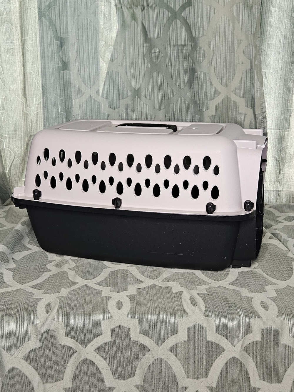 Animal carrier / crate for small animals